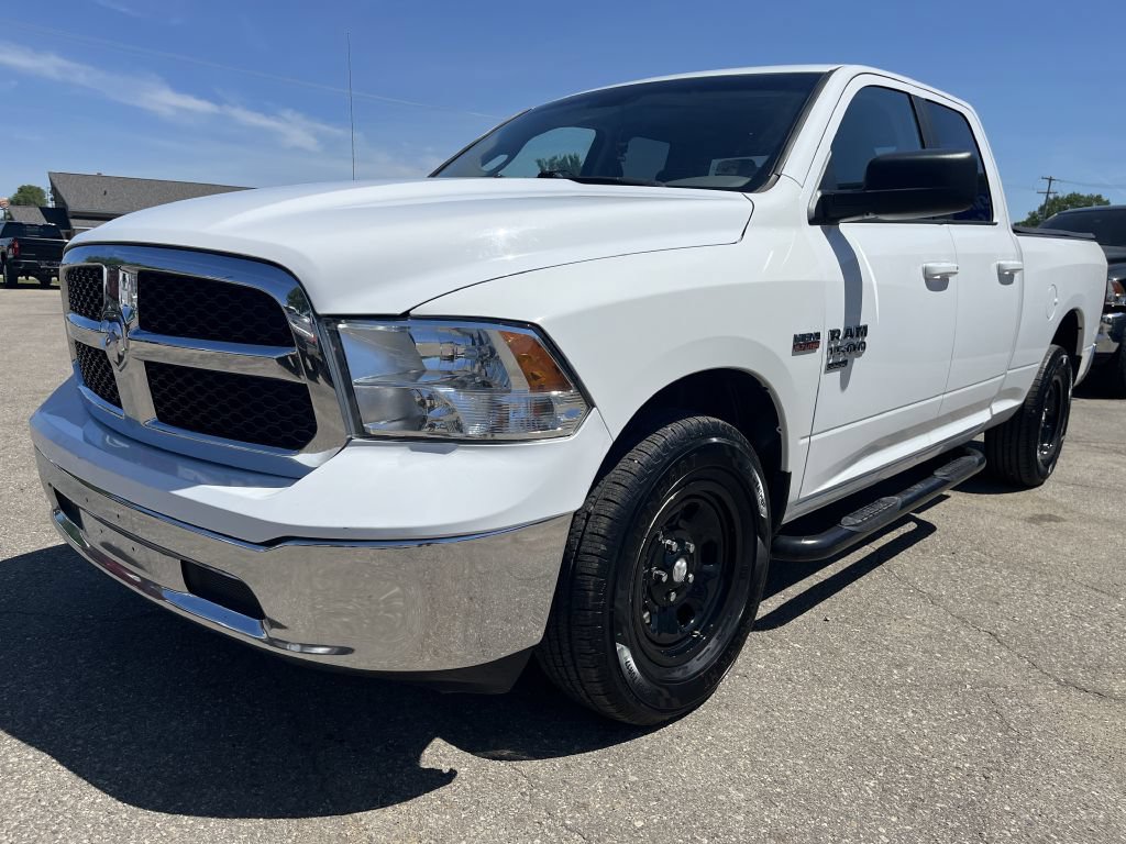 Used 2019 RAM 1500 Classic SLT AWD/4WD image 2