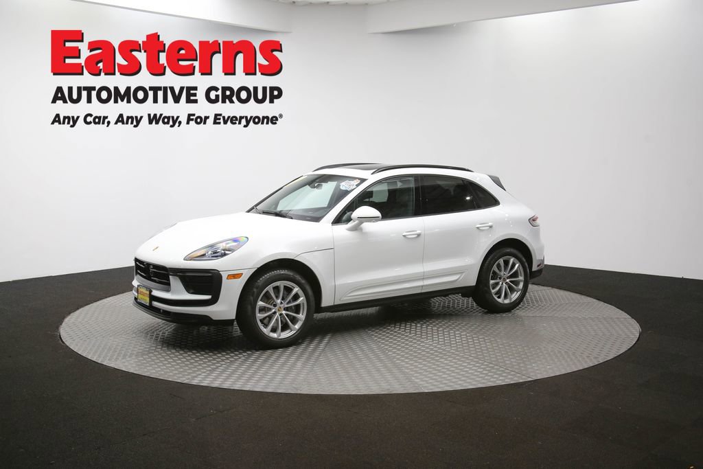 Used 2023 Porsche Macan T w/ Premium Package Plus image 59