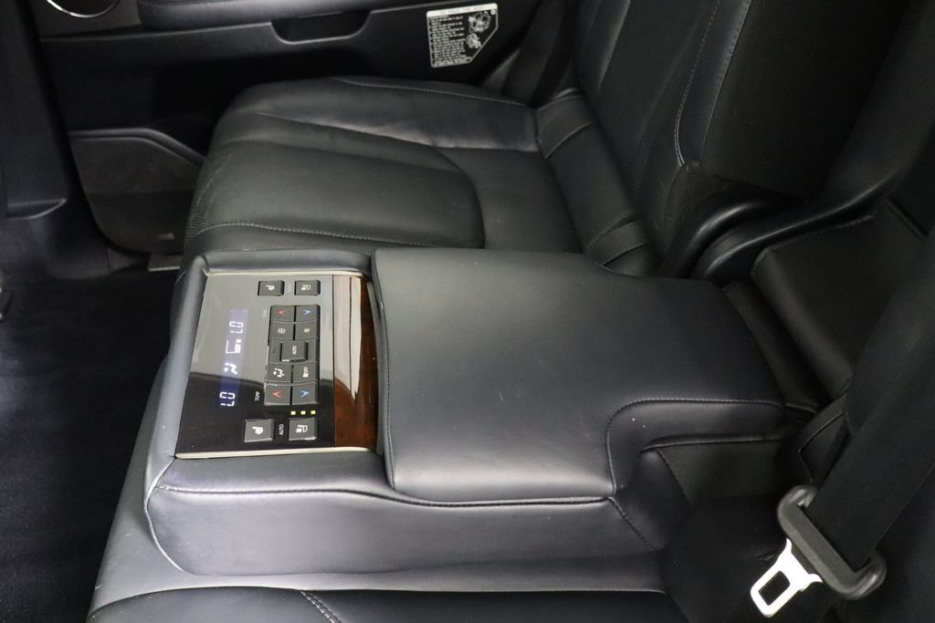 Used 2016 Lexus LX 570 4WD w/ Luxury Package image 18