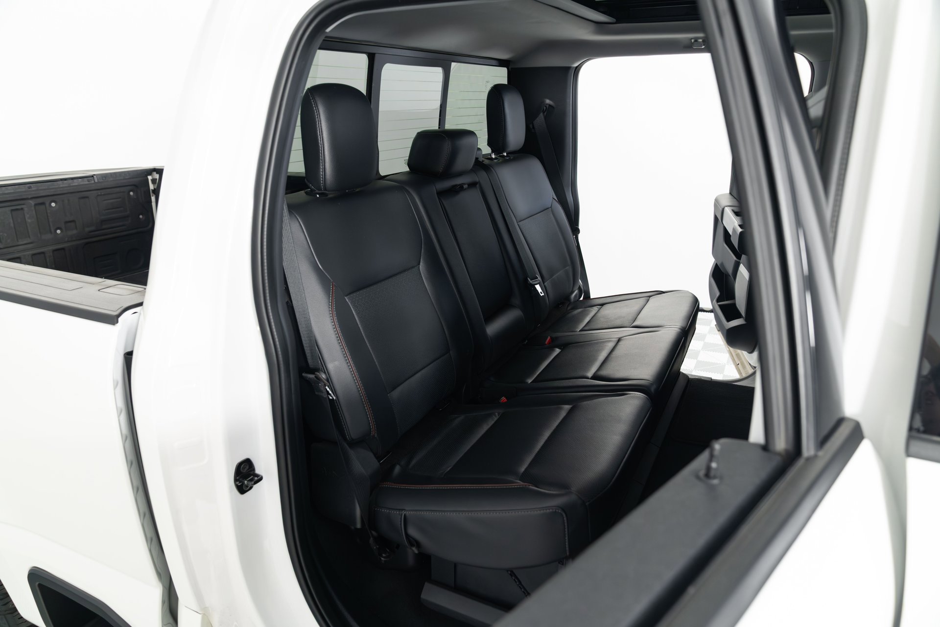 Used 2023 Ford F350 Lariat w/ Lariat Ultimate Package AWD/4WD image 18