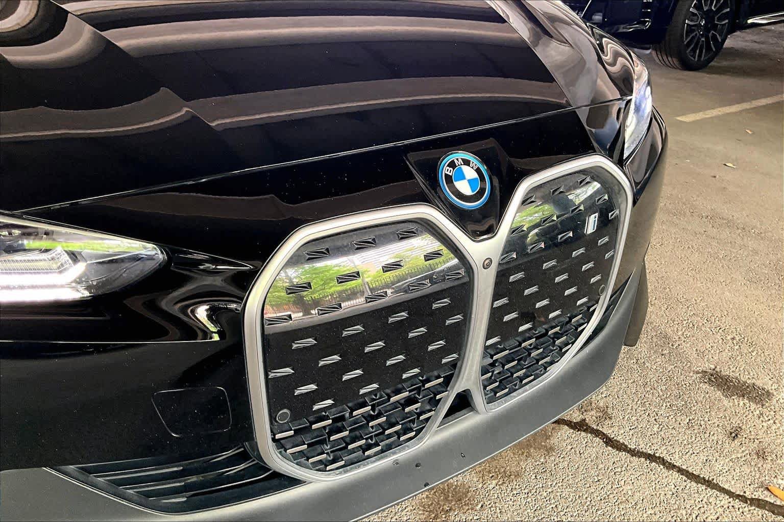 Used 2024 BMW i4 eDrive40 w/ Premium Package RWD image 29