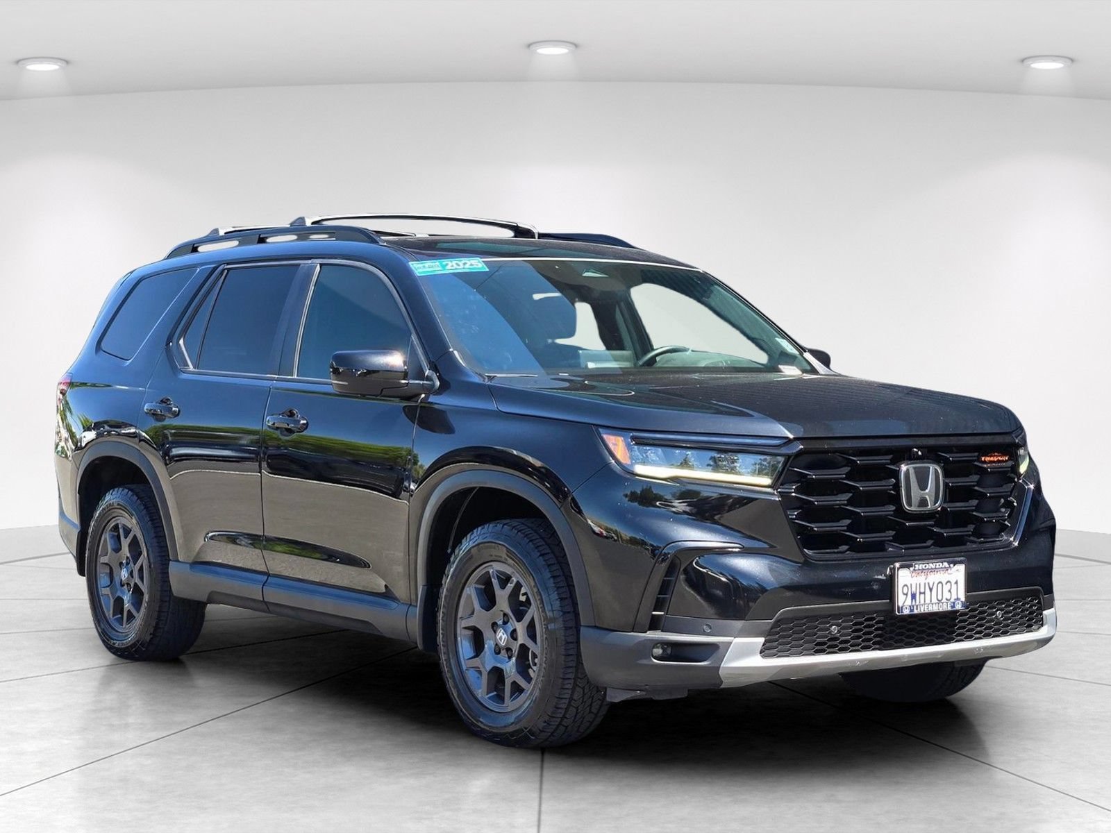 Used 2025 Honda Pilot TrailSport image 7