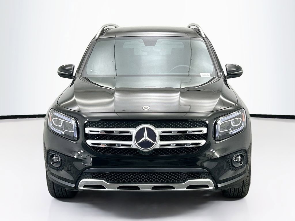 Used 2021 Mercedes-Benz GLB 250 4MATIC image 2