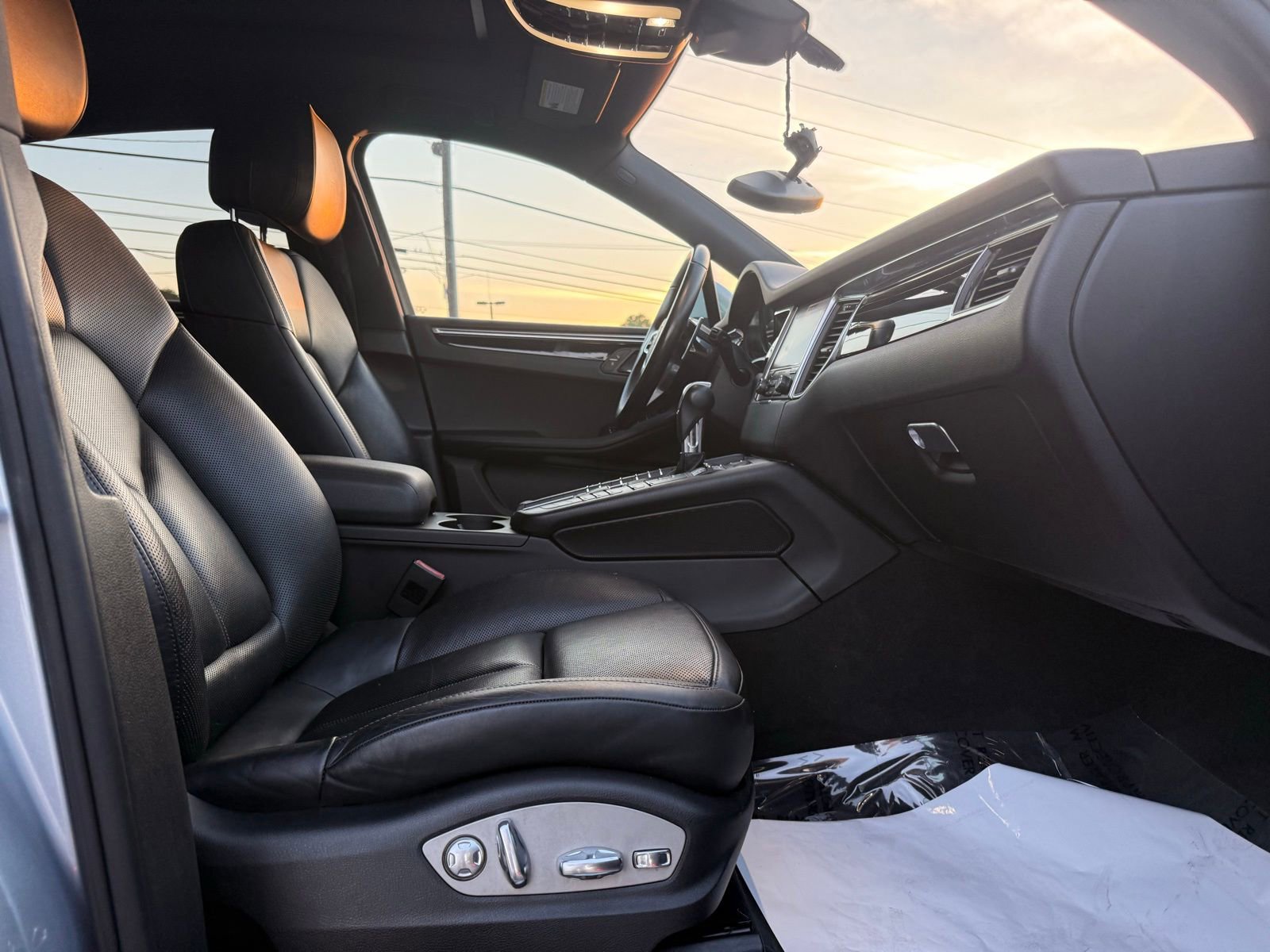 Used 2017 Porsche Macan S image 29