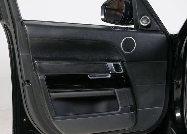 Used 2016 Land Rover Range Rover HSE image 24