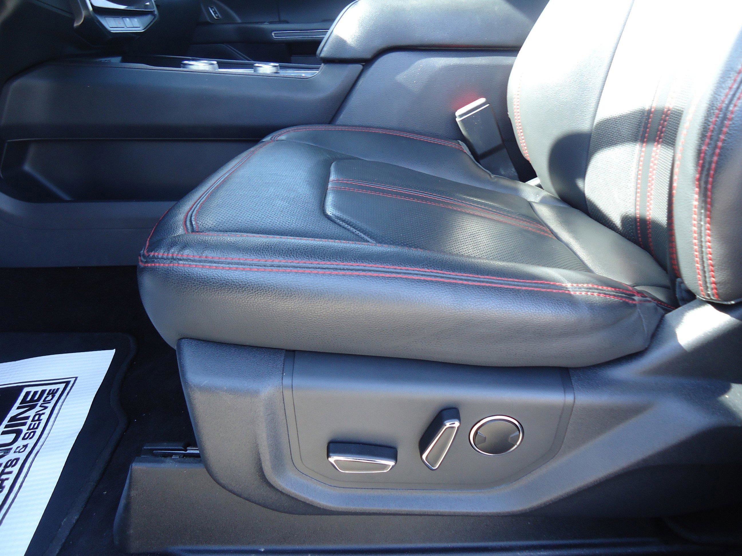 Used 2022 Ford Expedition Limited image 6