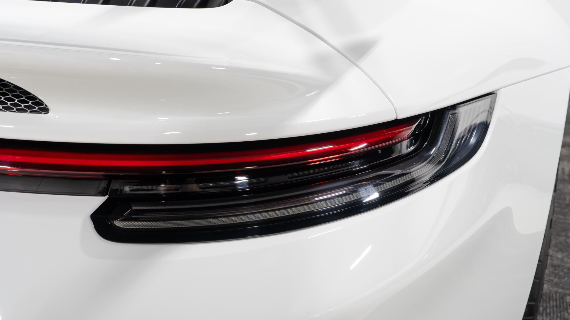 Used 2022 Porsche 911 GT3 RWD image 25