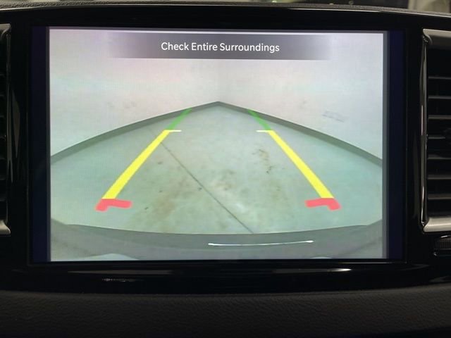 Used 2023 Chrysler Pacifica Touring-L image 45