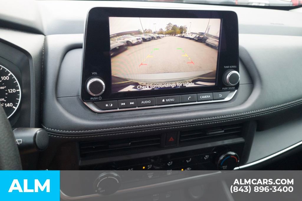 Used 2024 Nissan Rogue S image 25