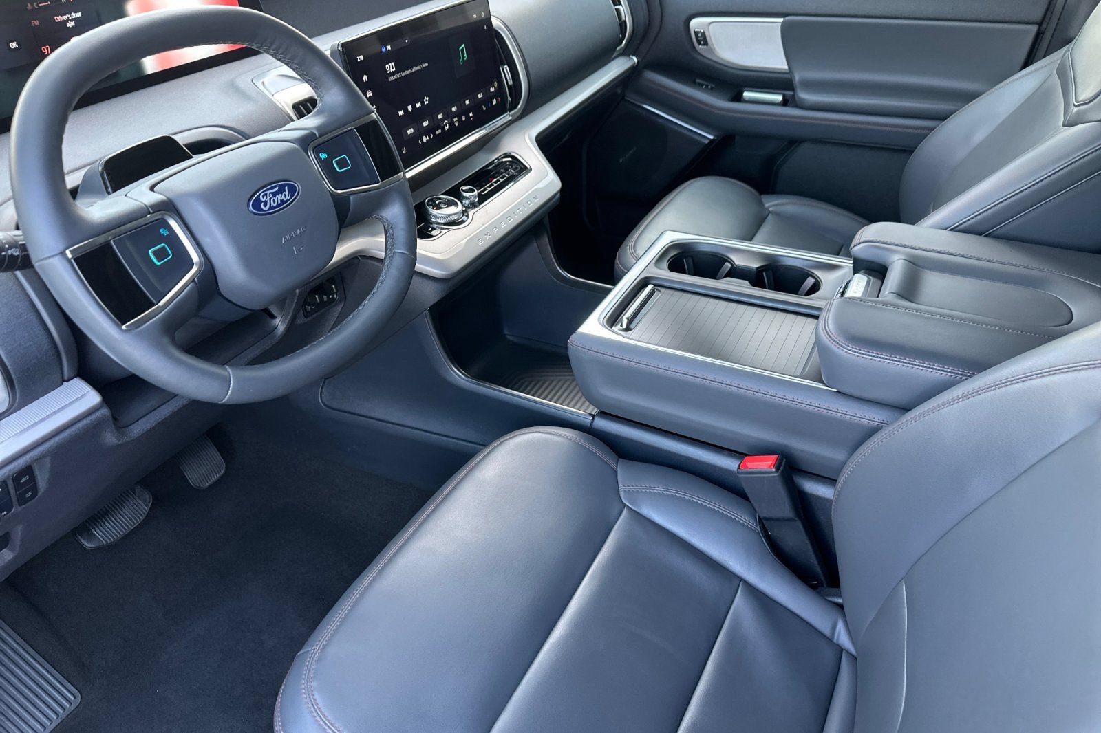 Used 2025 Ford Expedition Active AWD/4WD image 10
