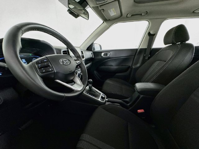 Used 2026 Hyundai Venue SEL FWD image 19