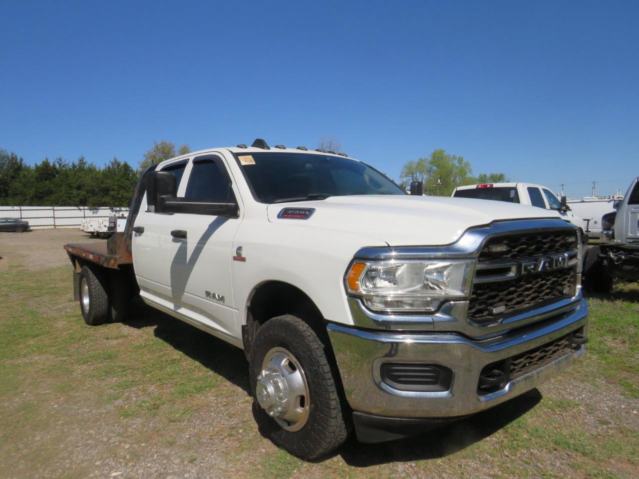 Used 2019 RAM 3500 Tradesman w/ Chrome Appearance Group AWD/4WD image 6