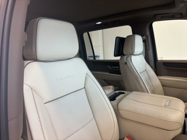 New 2026 GMC Yukon XL Denali w/ Denali Reserve Package image 34