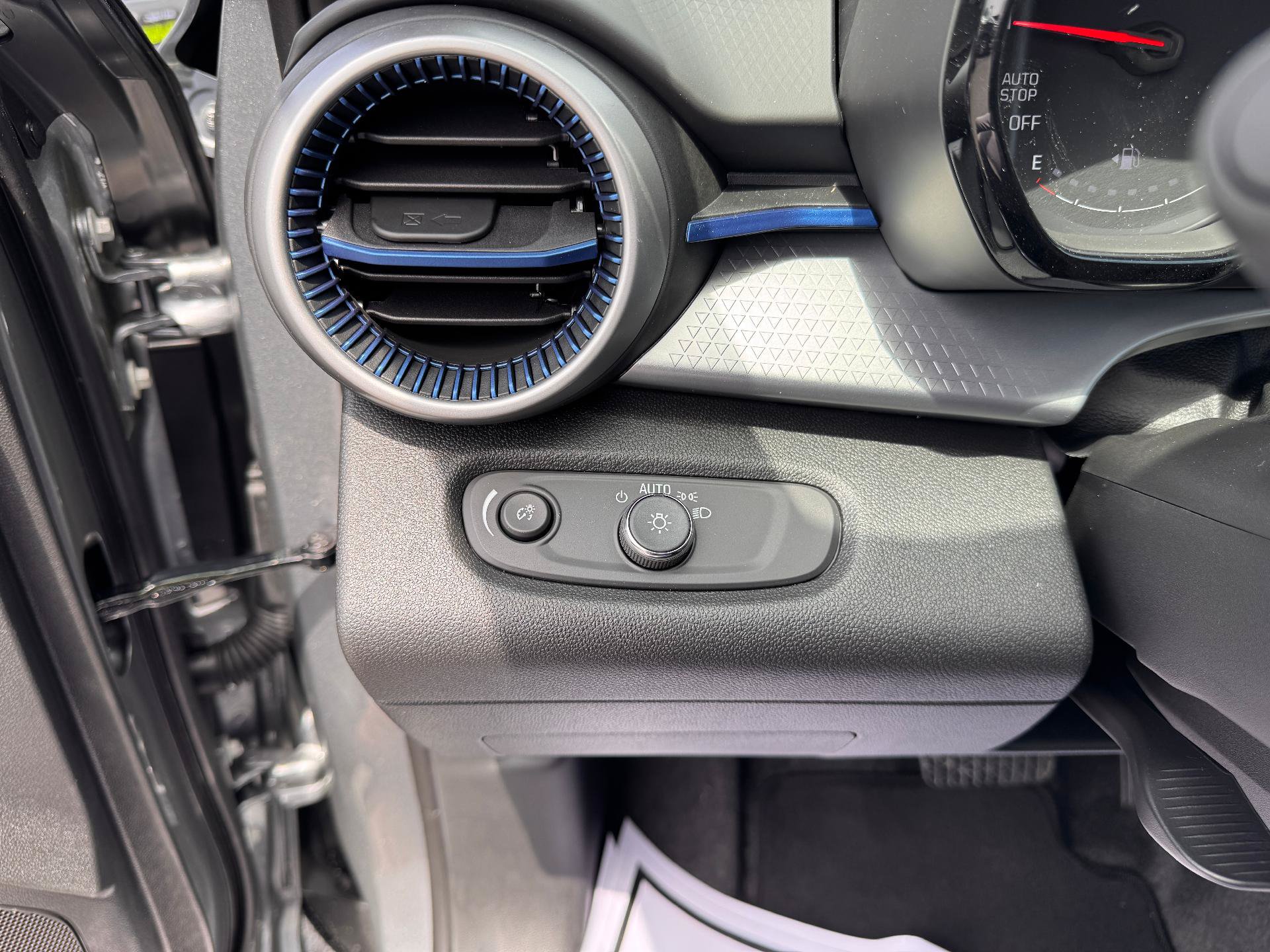 New 2026 Chevrolet Trax LS w/ LS Convenience Package FWD image 23