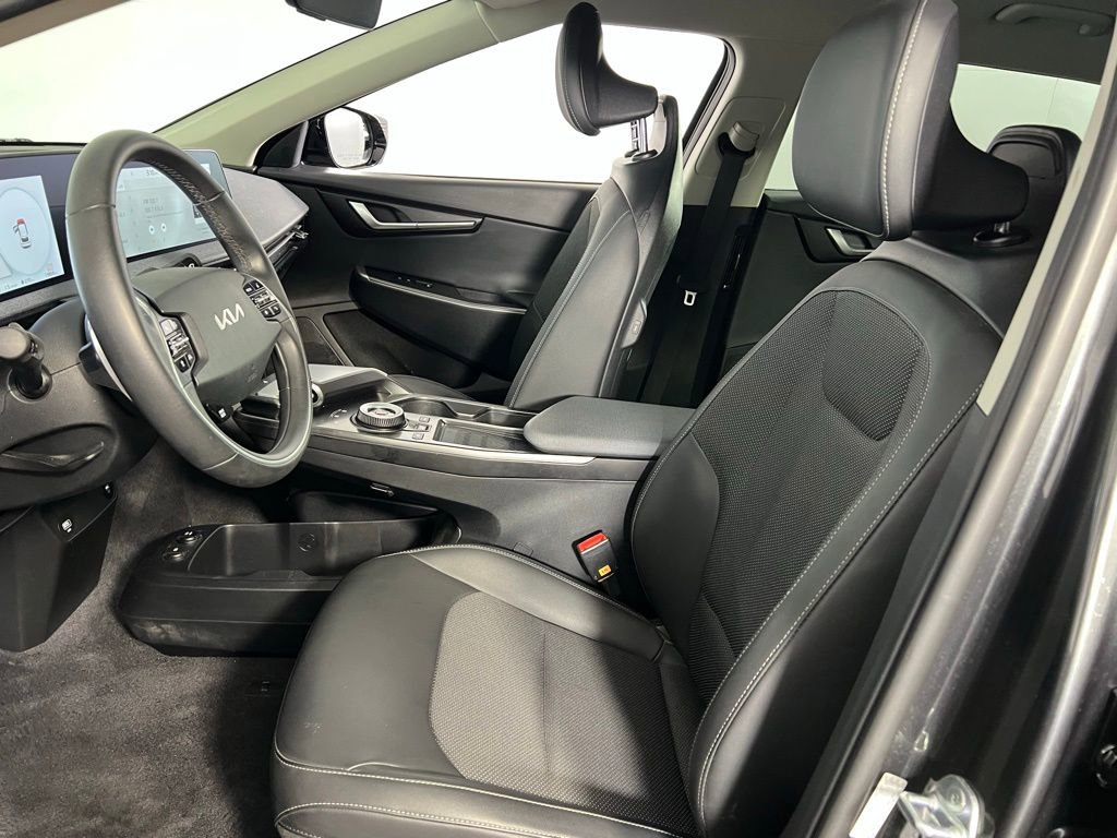 Used 2024 Kia EV6 Light image 23