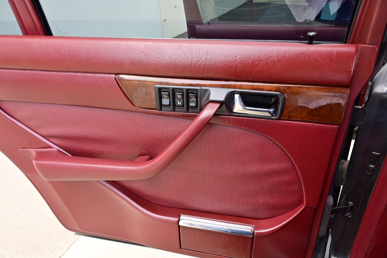 Used 1986 Mercedes-Benz 560 SEL image 31