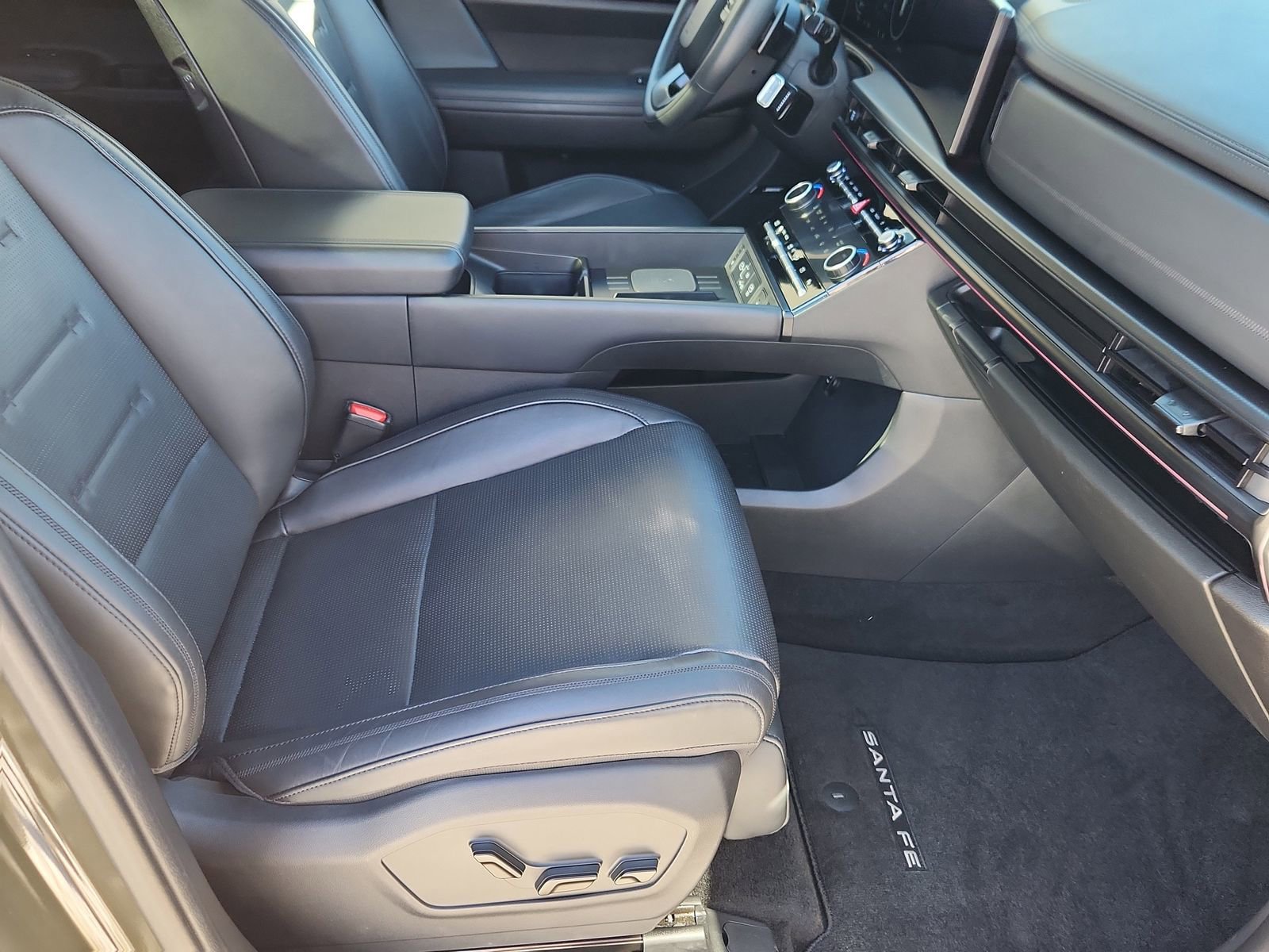 Used 2025 Hyundai Santa Fe Calligraphy image 14