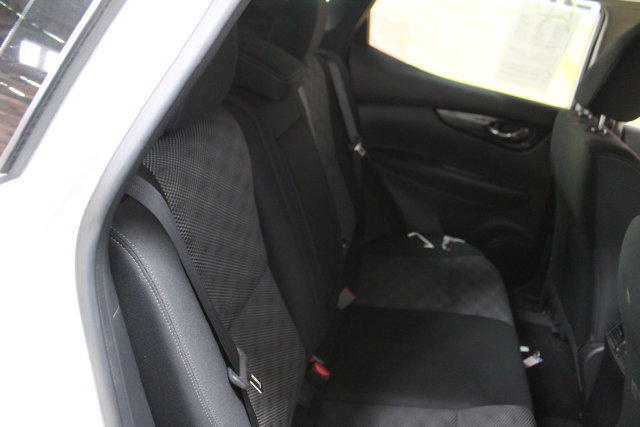 Used 2018 Nissan Rogue Sport AWD image 9