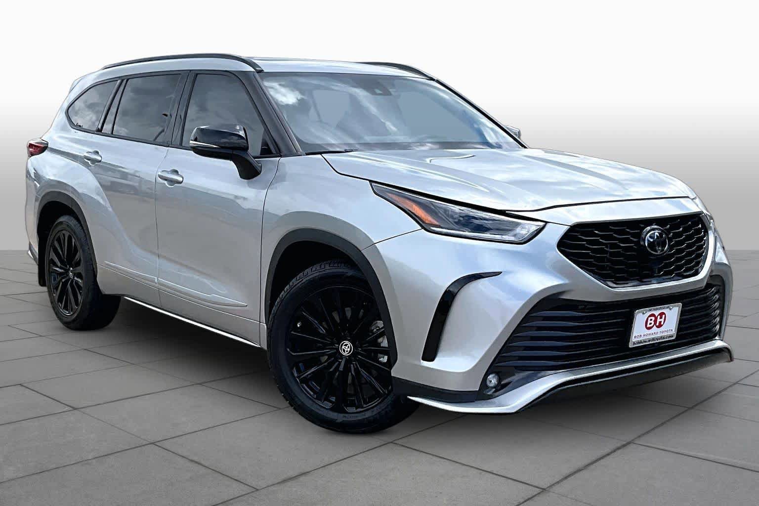 Used 2023 Toyota Highlander XSE FWD image 3