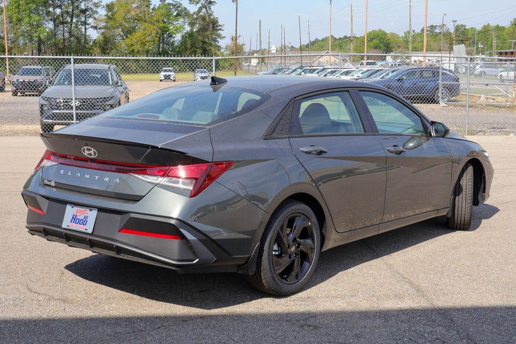 New 2026 Hyundai Elantra Sport FWD image 25