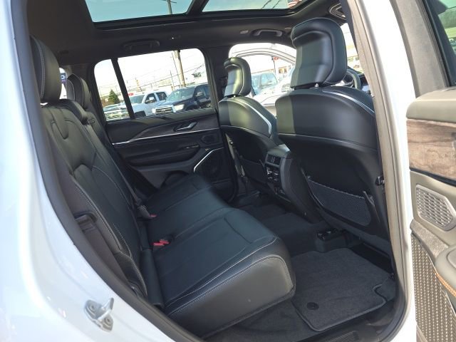 Used 2025 Jeep Grand Cherokee Overland w/ Adv Protech Group III image 48