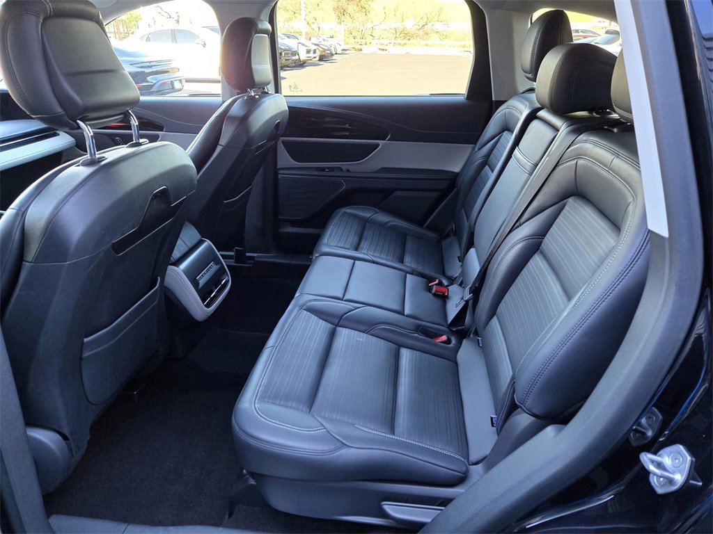 Used 2024 Lincoln Nautilus Reserve image 10