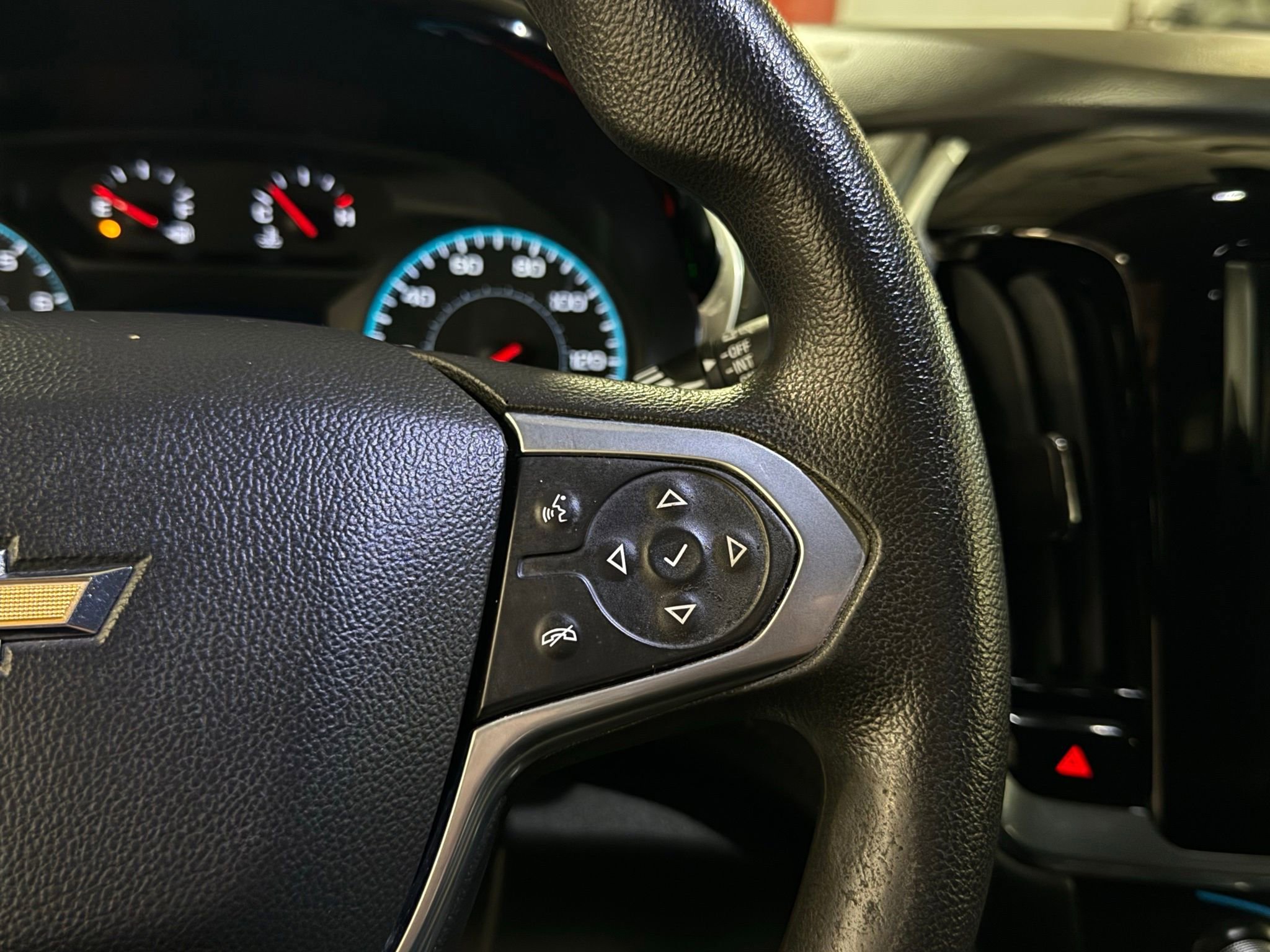 Used 2021 Chevrolet Traverse LS w/ LPO, Blackout Package FWD image 37