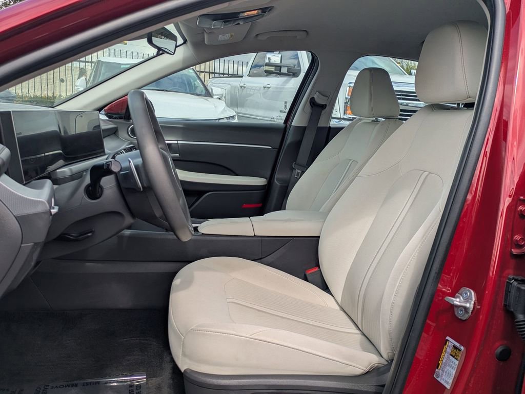 Used 2025 Hyundai Sonata SEL FWD image 17