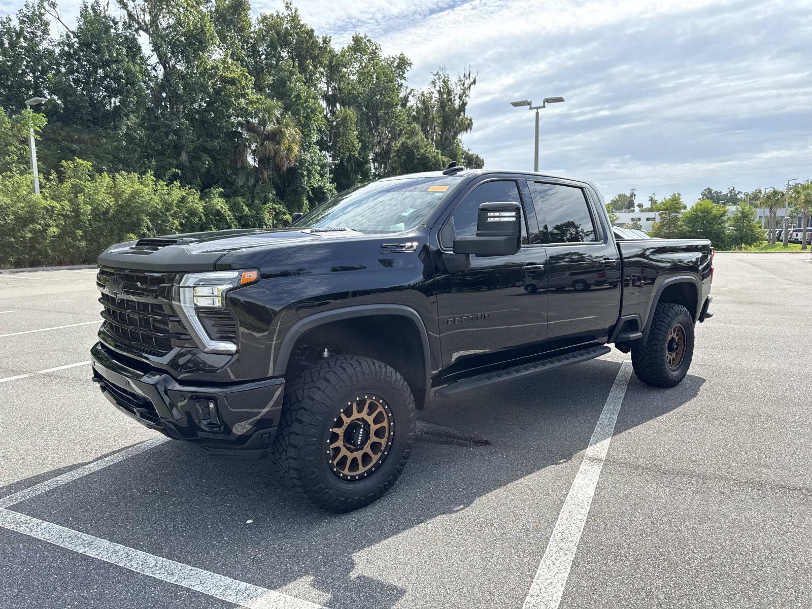 Used 2024 Chevrolet Silverado 2500 LTZ w/ LTZ Plus Package AWD/4WD image 7
