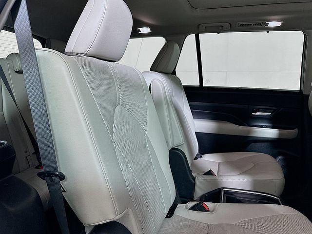 Used 2024 Toyota Grand Highlander AWD image 29