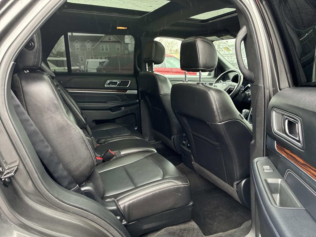Used 2017 Ford Explorer Limited AWD/4WD image 10
