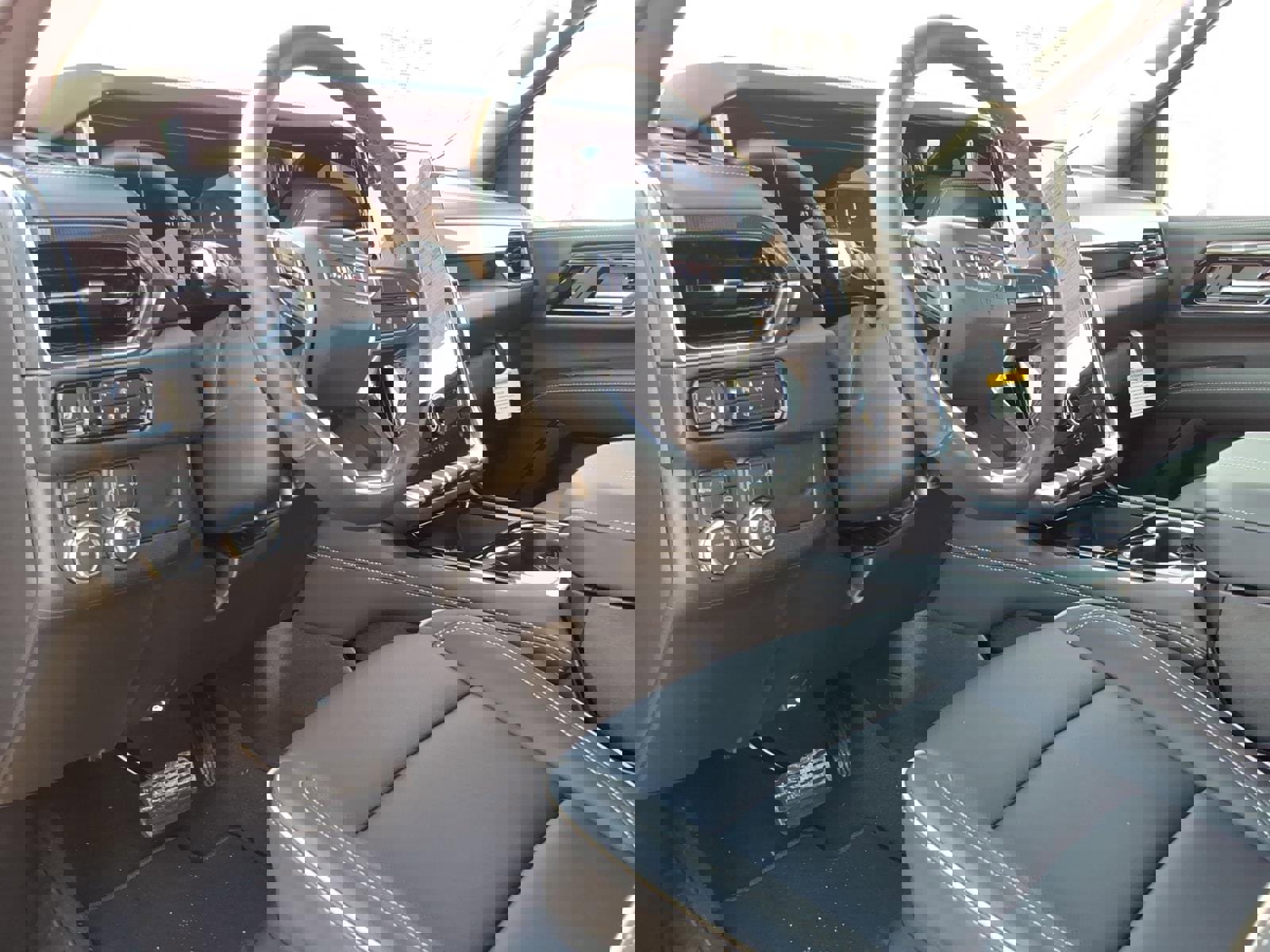 New 2026 GMC Yukon Elevation image 14