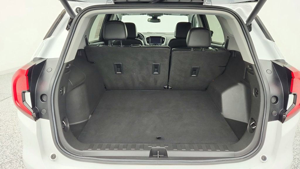 Used 2022 GMC Terrain SLT image 22