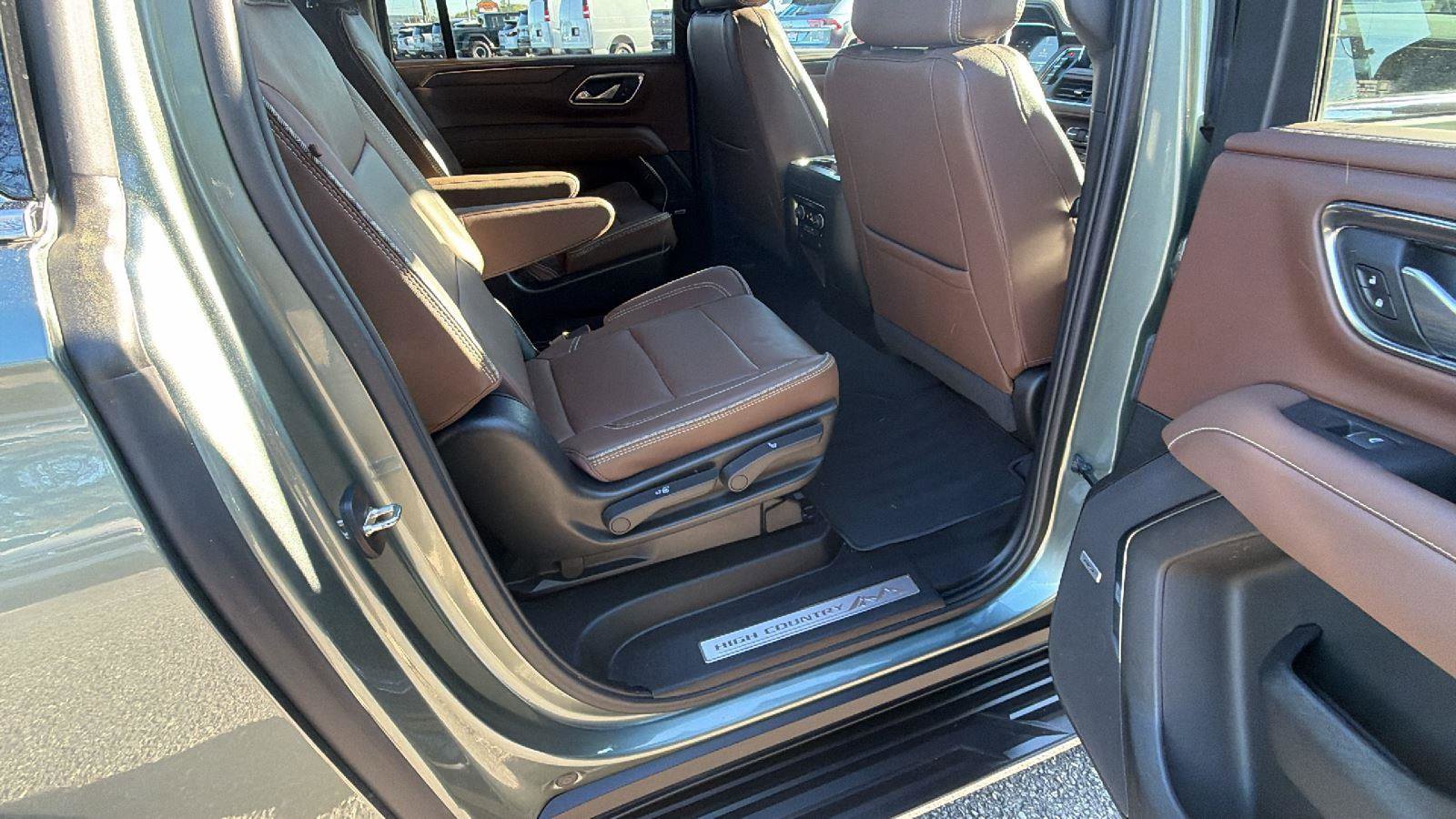 Used 2024 Chevrolet Suburban High Country w/ Max Trailering Package AWD/4WD image 18