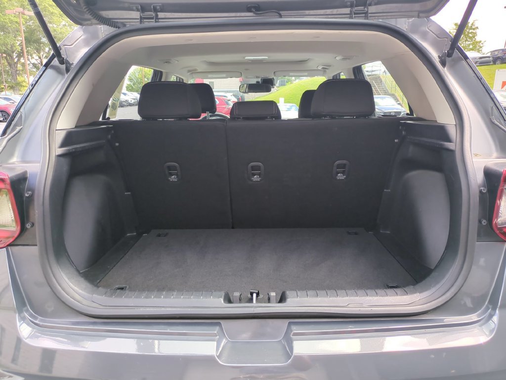 Used 2025 Hyundai Venue SEL FWD image 28
