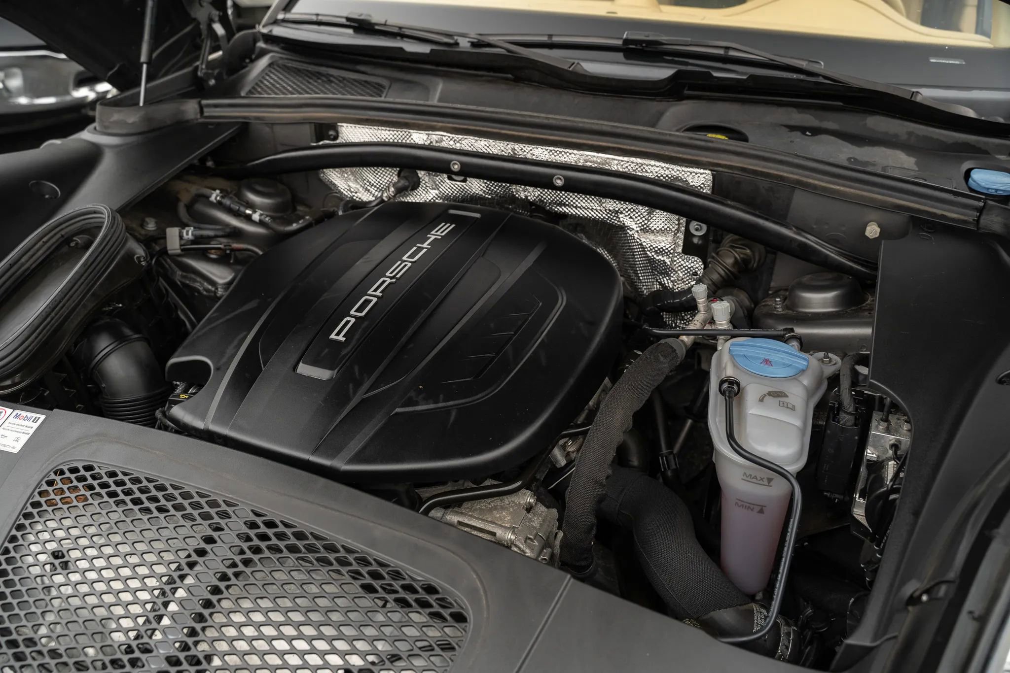 Used 2017 Porsche Macan Sport Edition image 37