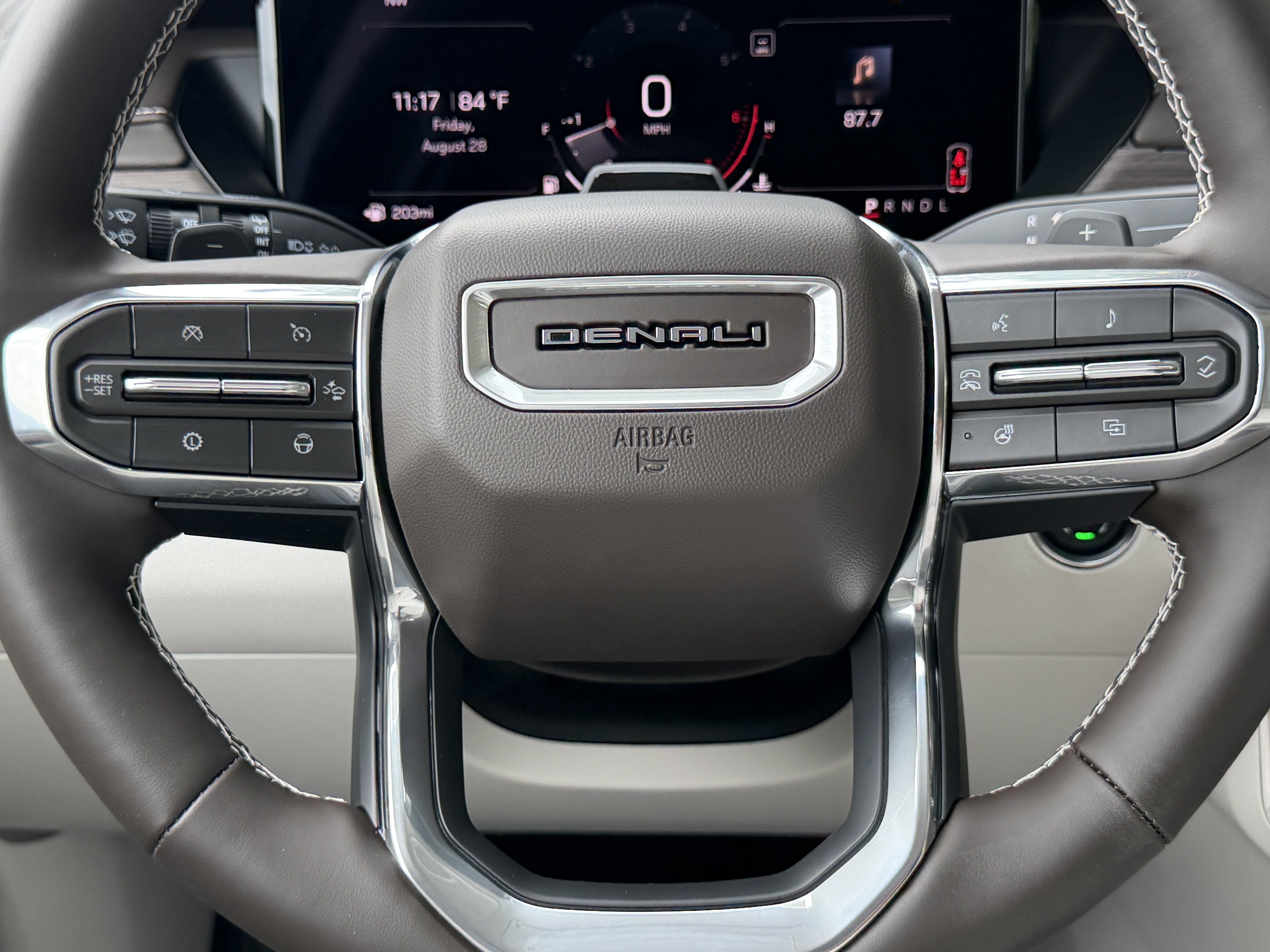 New 2027 GMC Acadia Denali w/ Denali Reserve Package FWD image 37