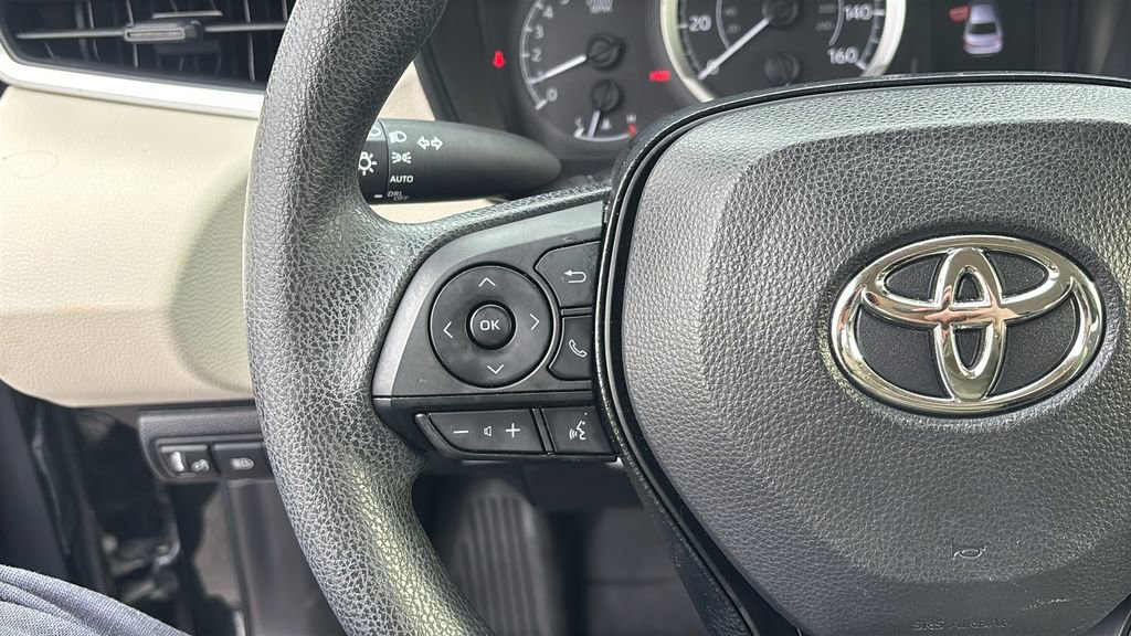 Used 2021 Toyota Corolla LE image 17