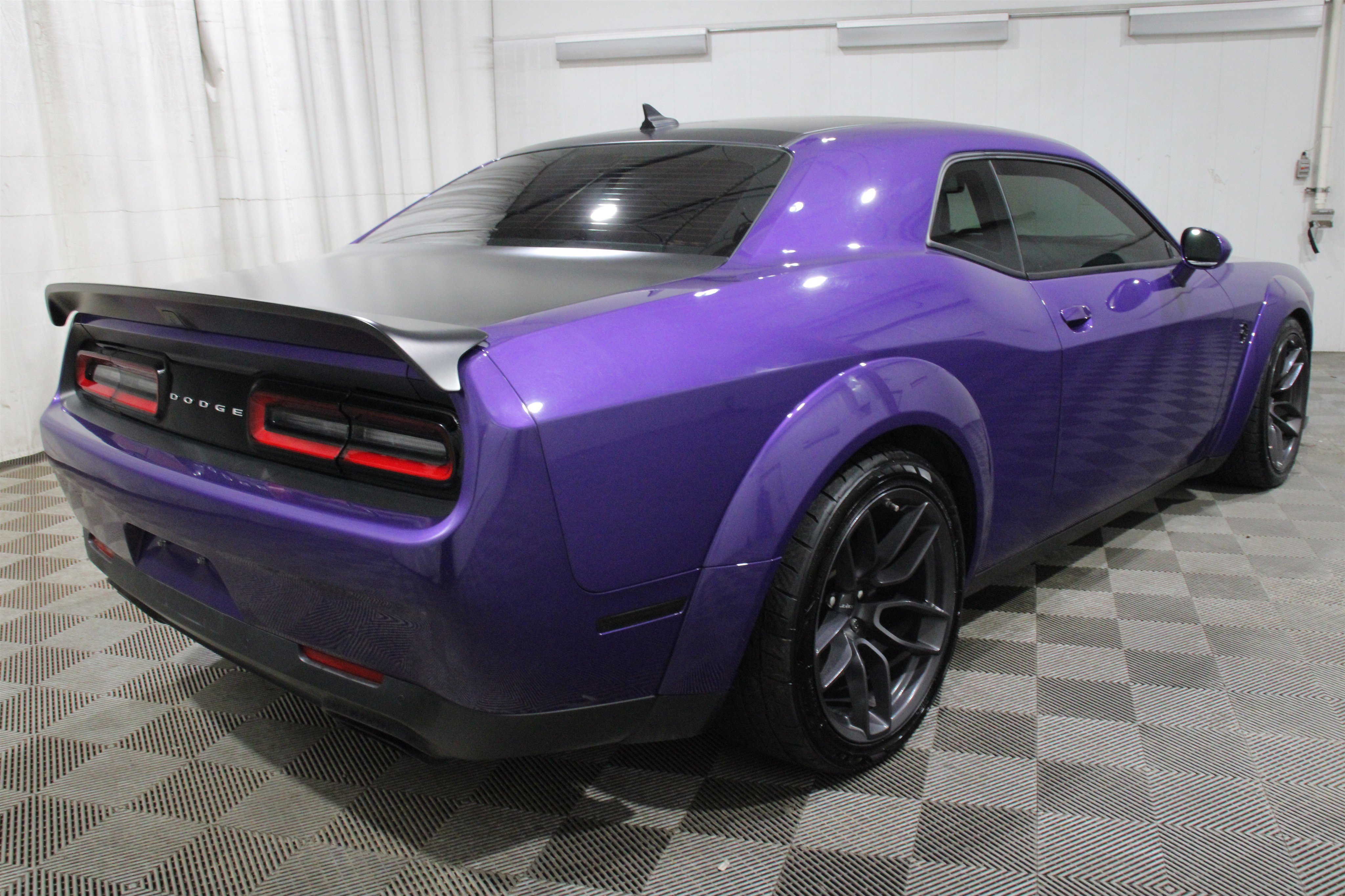 Used 2019 Dodge Challenger SRT Hellcat Redeye image 30