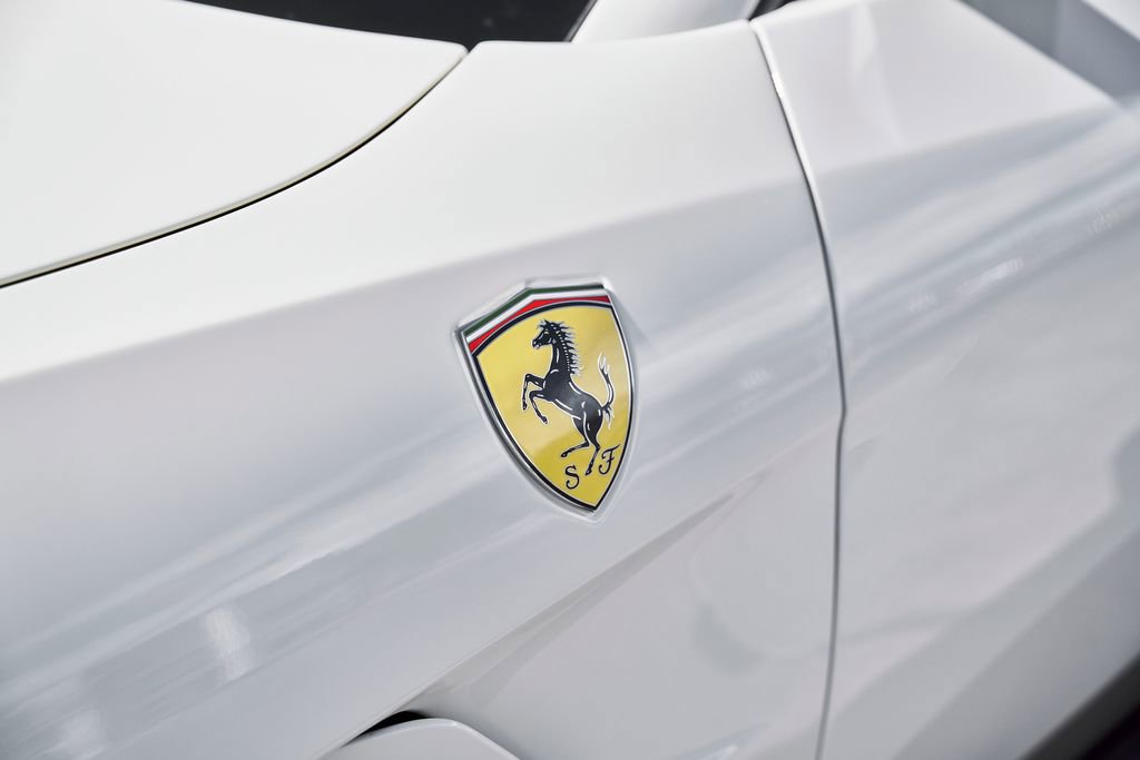 Used 2019 Ferrari GTC4Lusso AWD/4WD image 10
