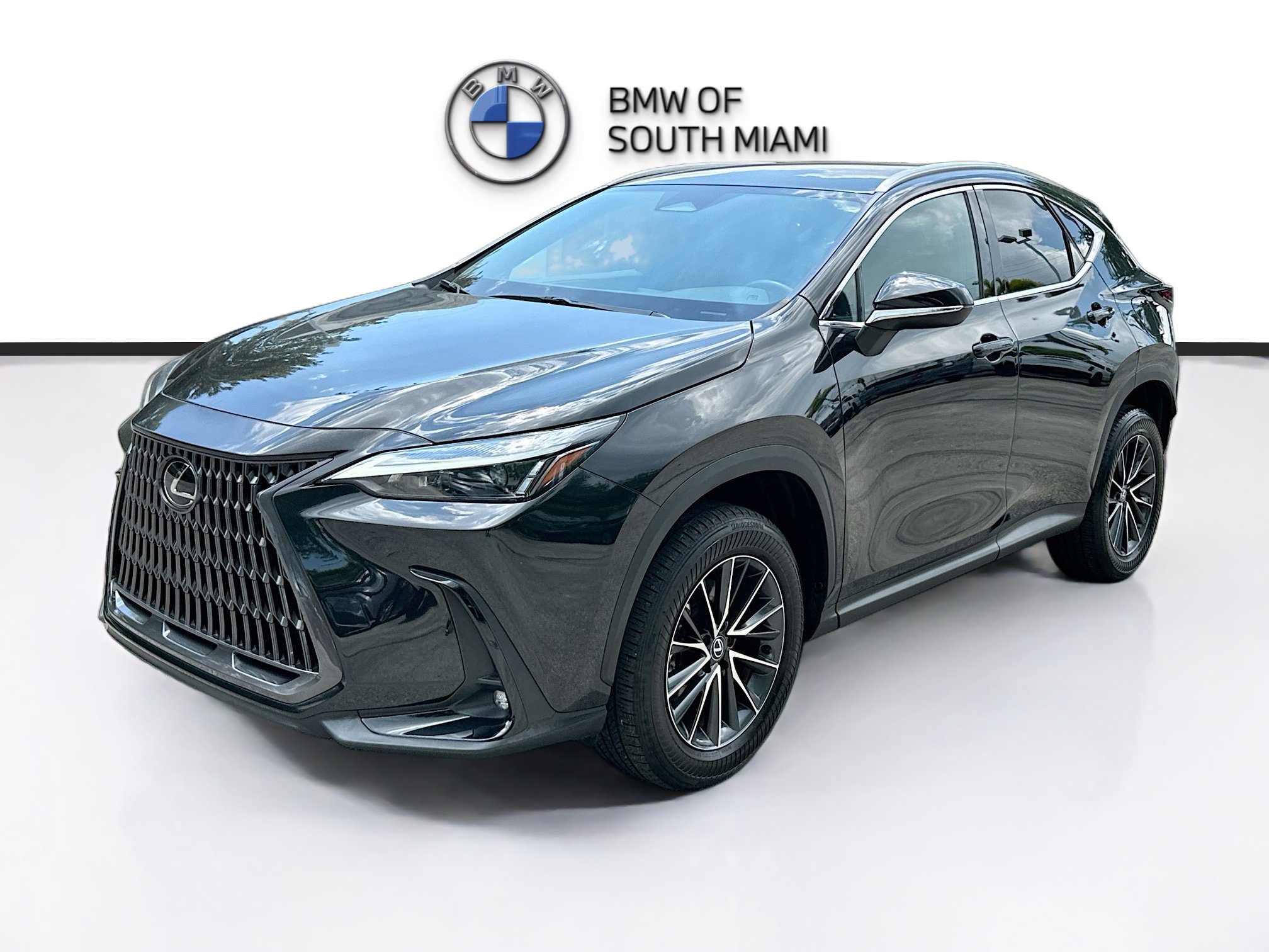 Used 2024 Lexus NX 250 FWD w/ Towing Package (2000 Lbs) image 3