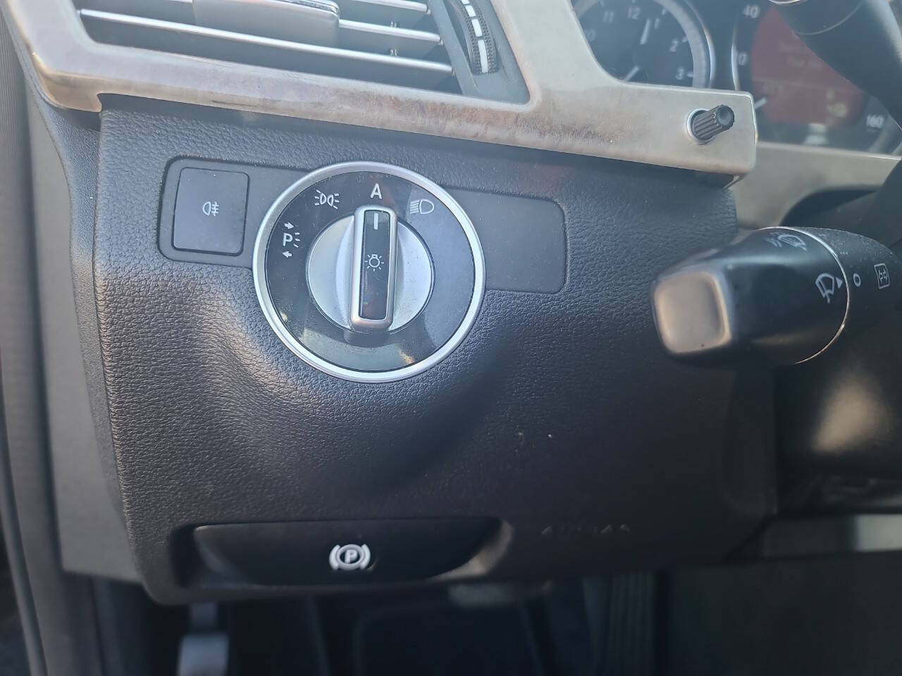 Used 2011 Mercedes-Benz E 350 4MATIC Sedan image 21