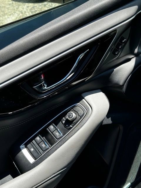 Used 2020 Subaru Outback Limited AWD/4WD image 10