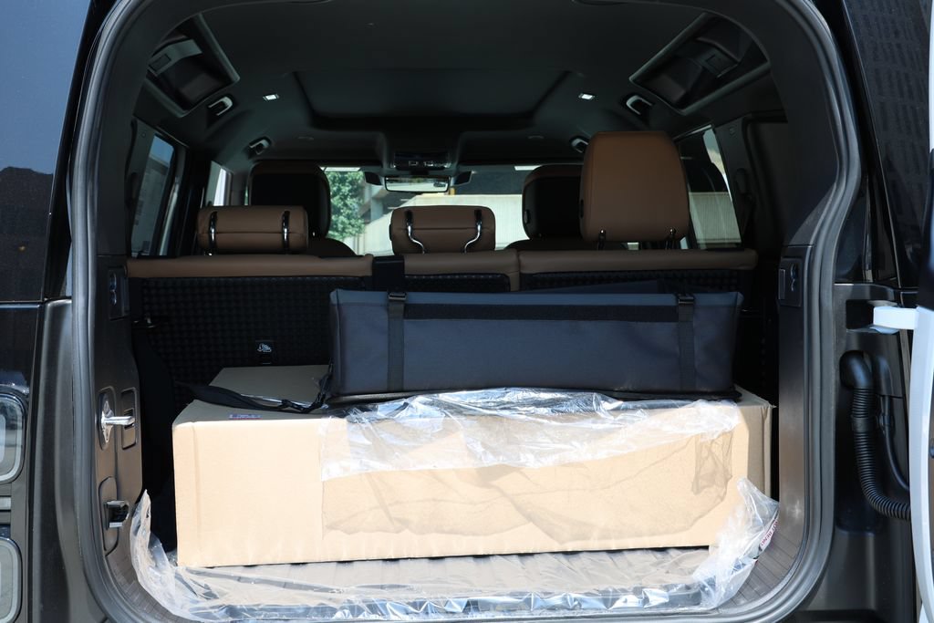 New 2026 Land Rover Defender 110 X-Dynamic SE AWD/4WD image 37