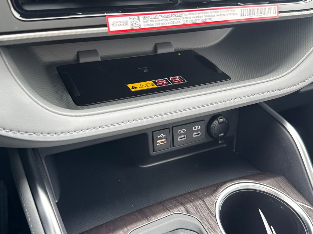 New 2026 Toyota Highlander Platinum image 31