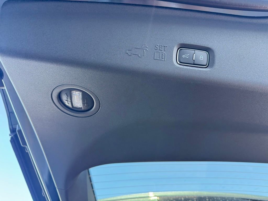 New 2025 Ford Expedition Active image 12