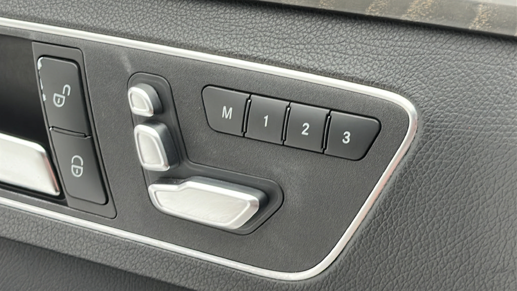 Used 2016 Mercedes-Benz E 350 4MATIC Sedan image 23