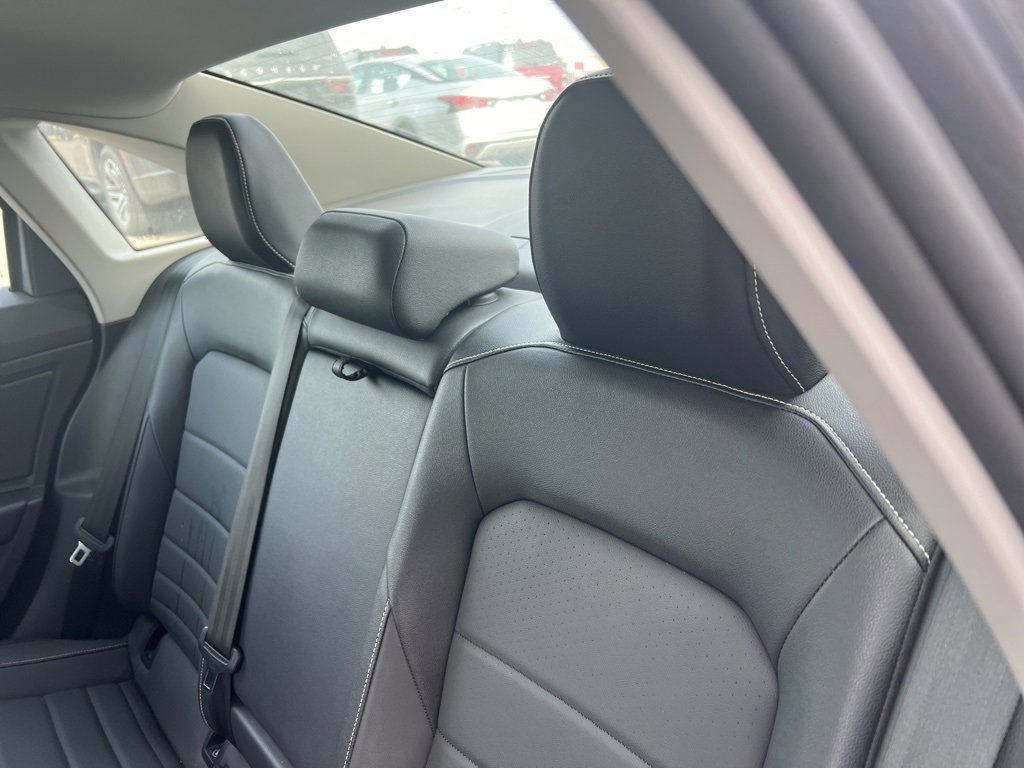 Used 2024 Volkswagen Jetta SE image 10