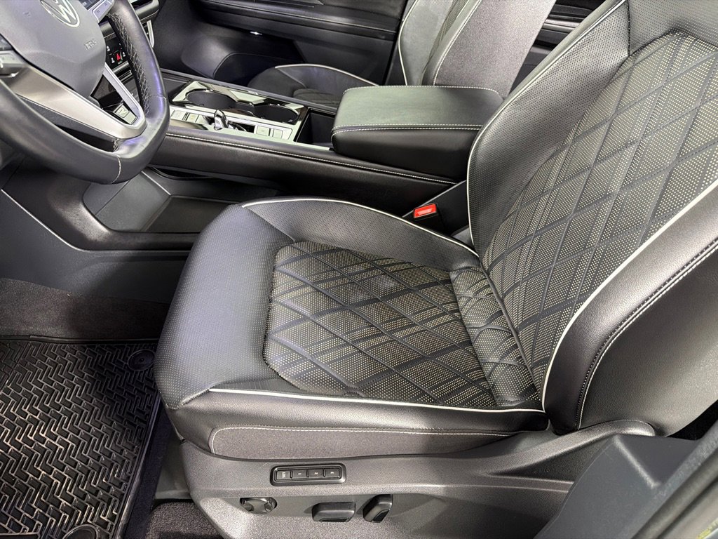 Used 2024 Volkswagen Atlas SEL Premium R-Line image 12