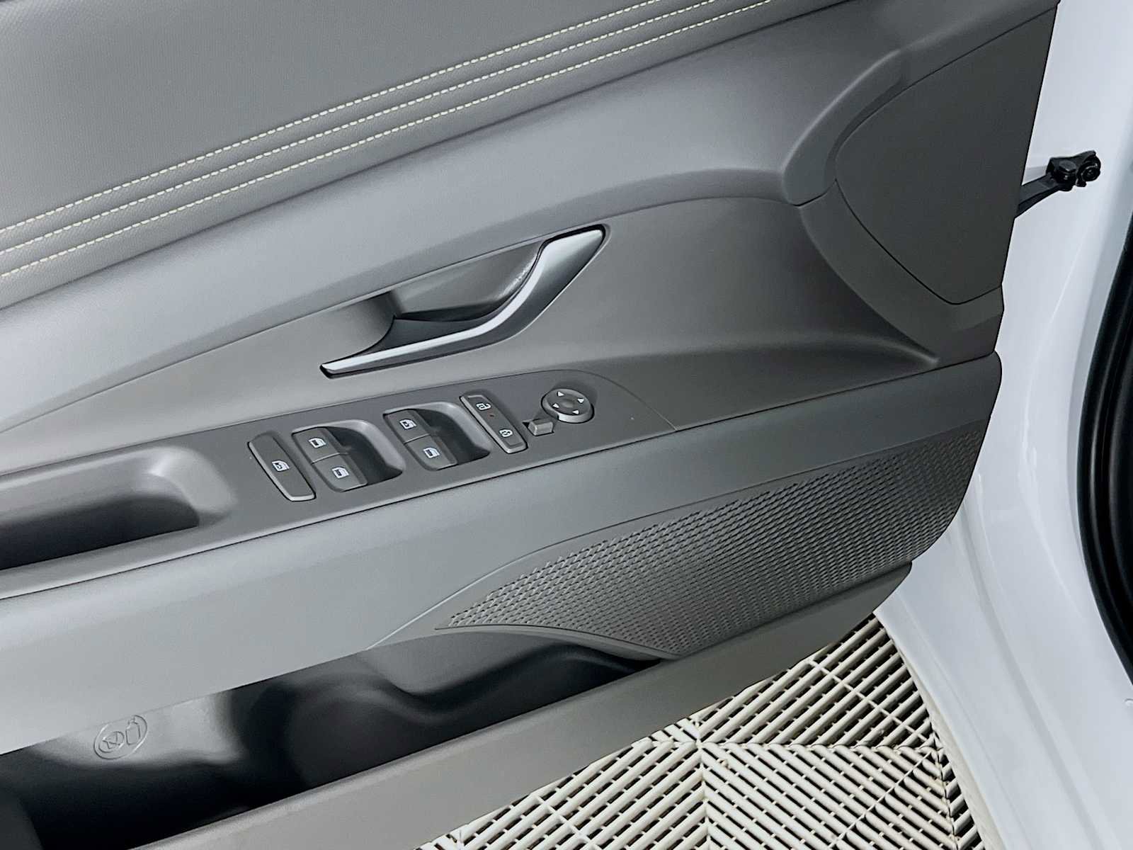 Certified 2025 Hyundai Elantra Sport FWD image 18